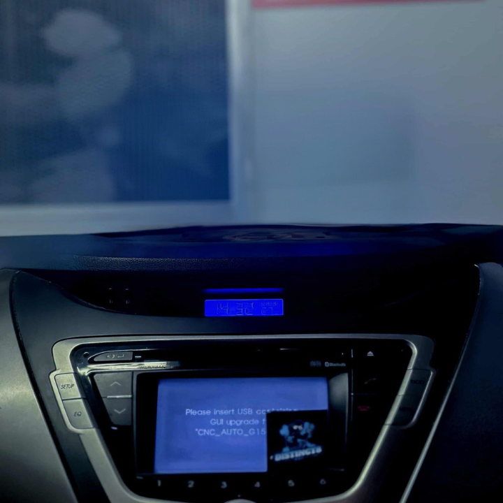 AutoView™ Pro | Upgrade your car effortlessly - modernize in a flash!